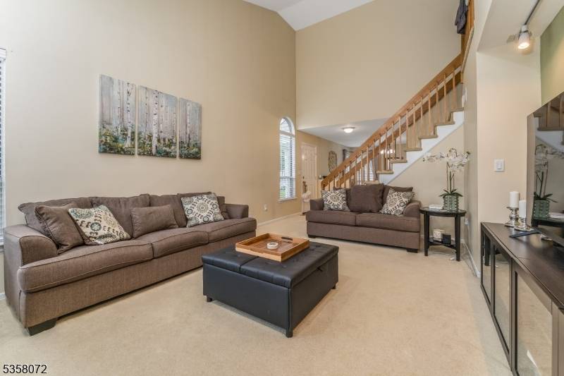 Readington Twp., NJ 08889,21 Daisy Ct