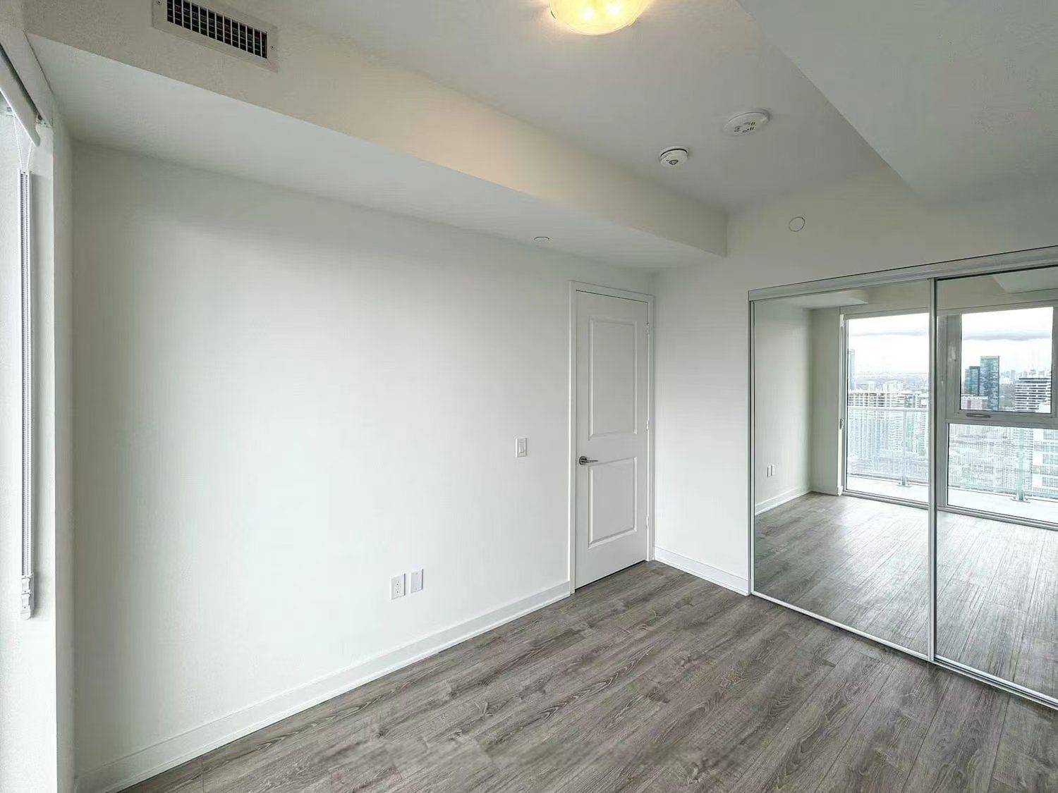 Toronto C08, ON M5B 0C7,100 Dalhousie ST #4502