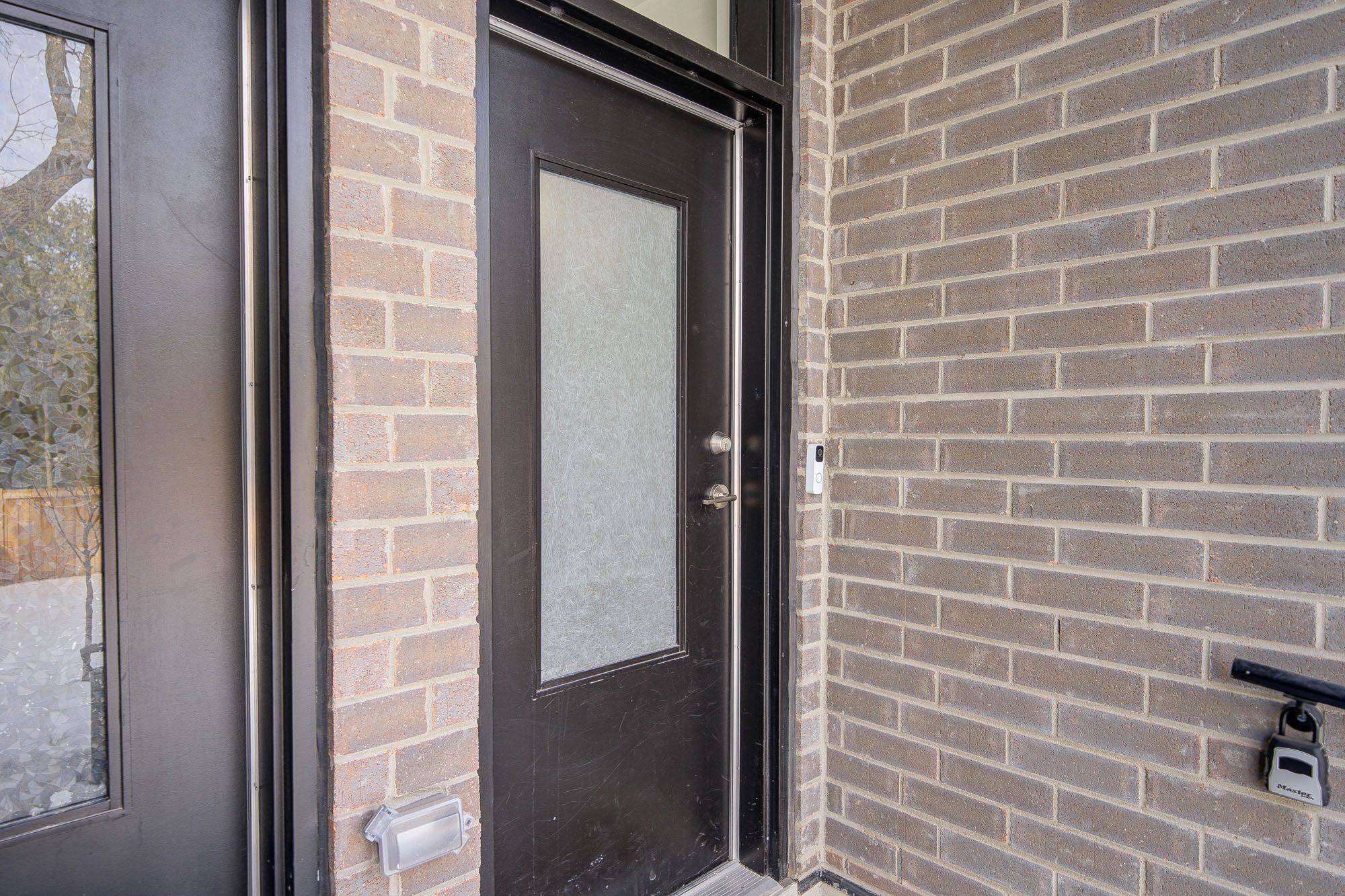 Toronto C14, ON M2M 0B8,51 Winlock PARK #26