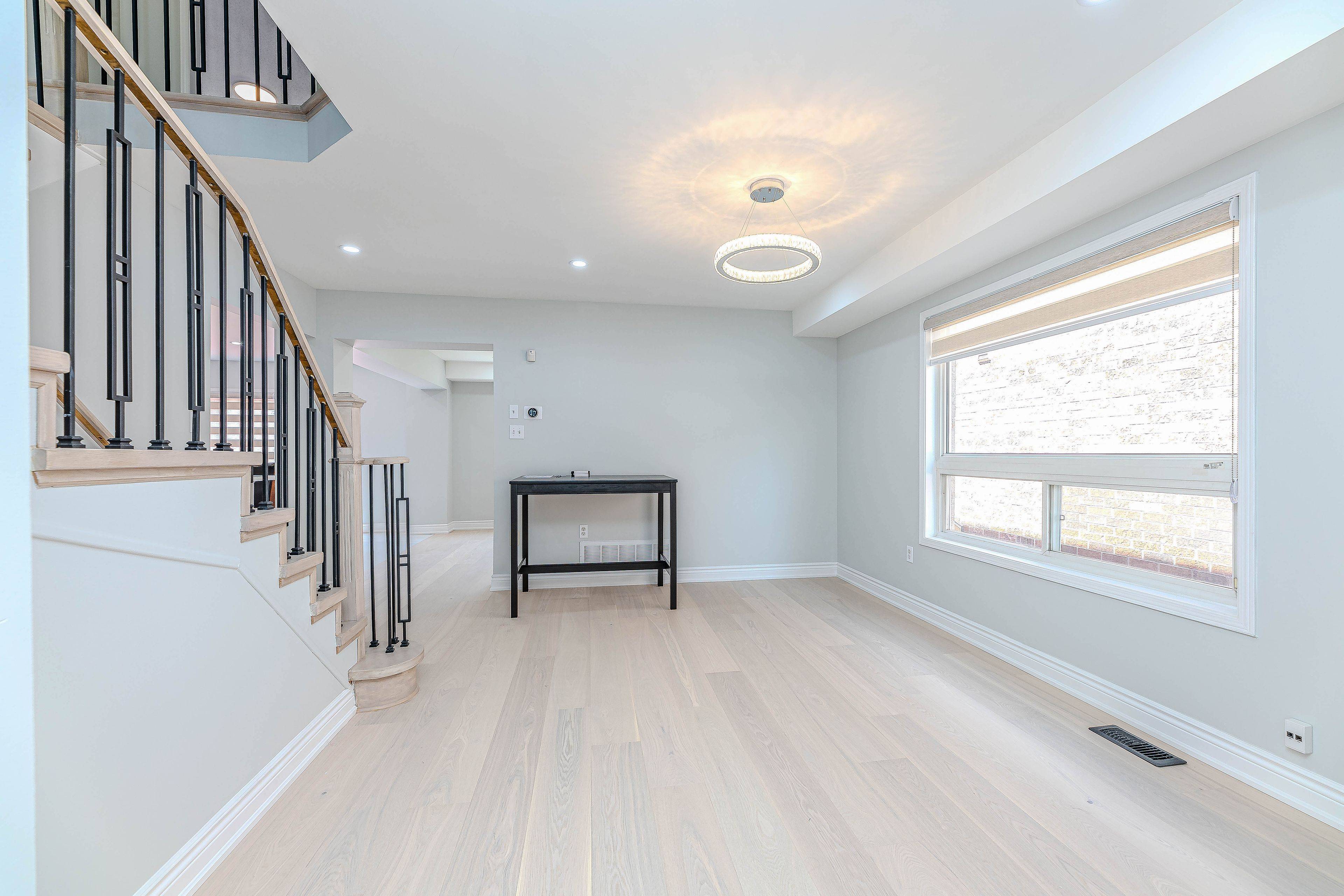 Brampton, ON L7A 1R7,6 Linderwood DR