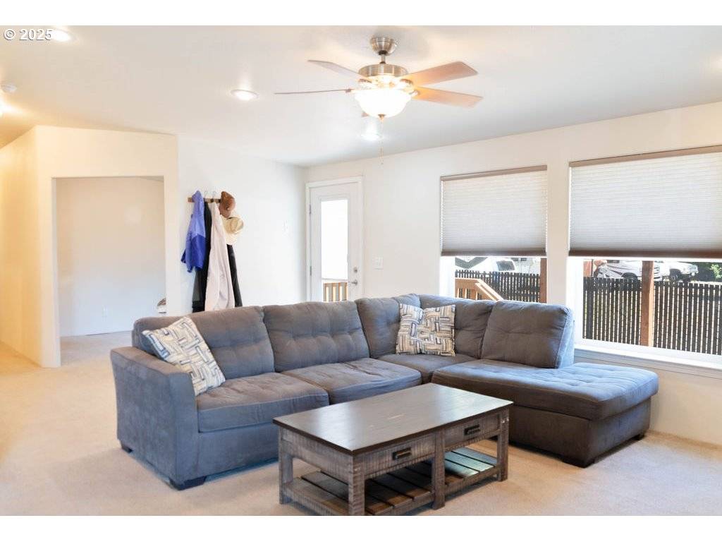 300 SW 7TH AVE #102, Battle Ground, WA 98604