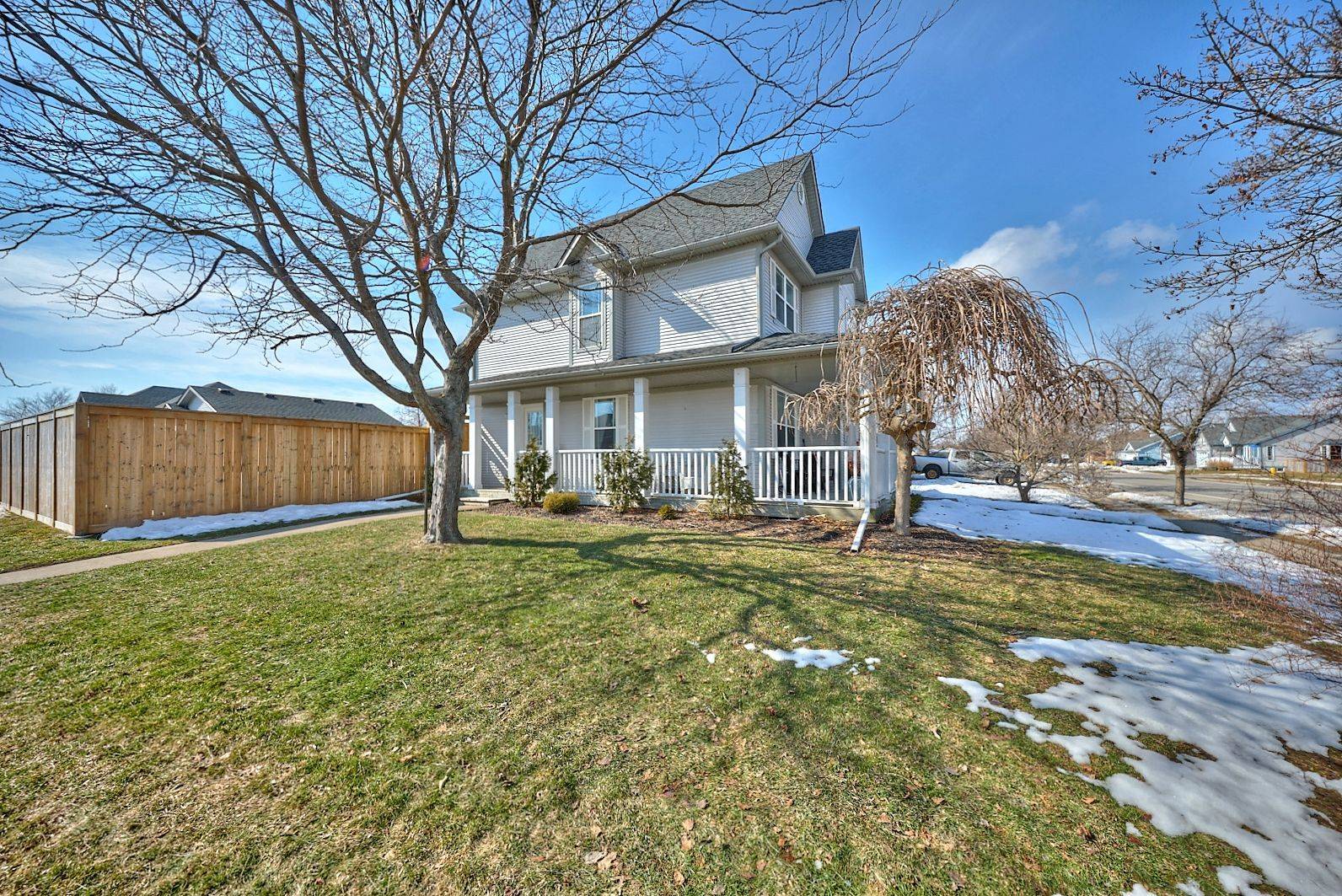 Fort Erie, ON L2A 6E9,837 Concession RD