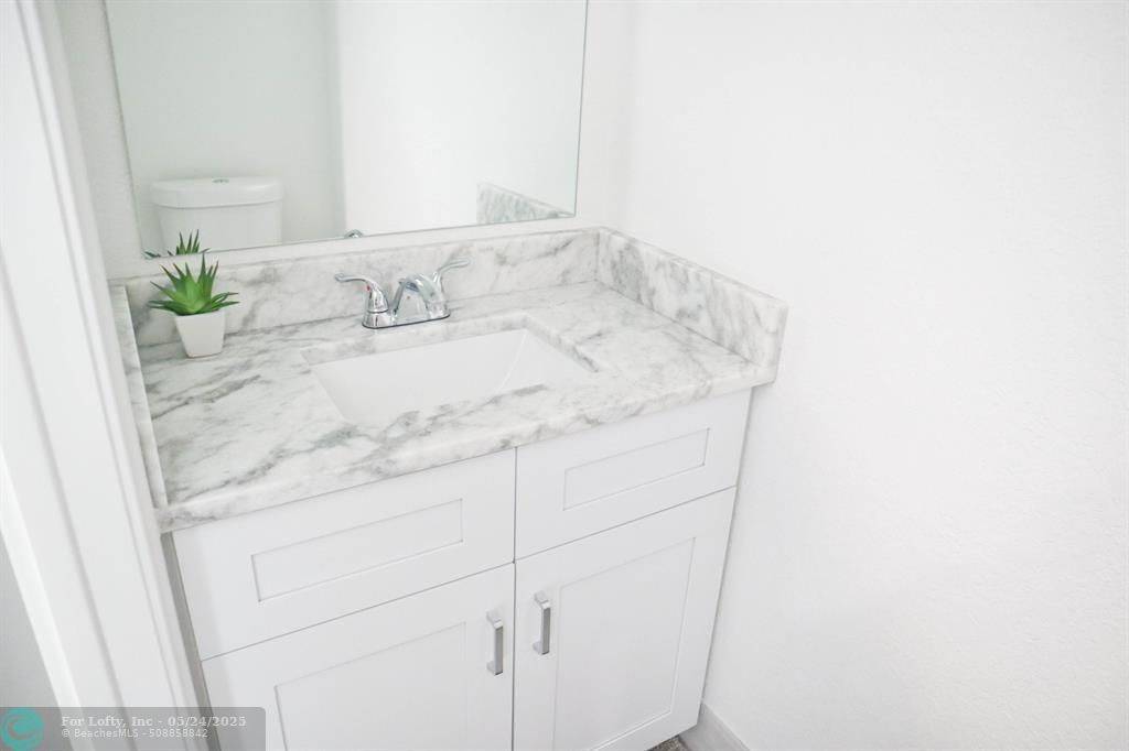 Boca Raton, FL 33487,836 E Jeffery Street