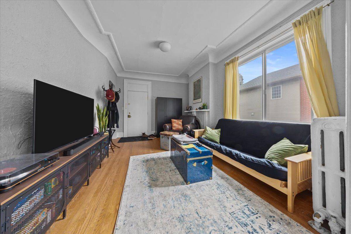 Ottawa Centre, ON K1R 5H8,479 Cooper ST