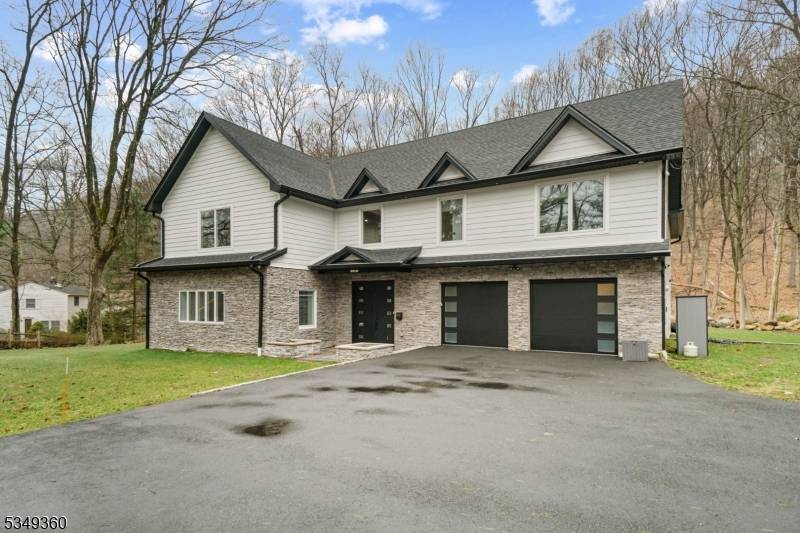 Kinnelon Boro, NJ 07405,232 Kinnelon Rd