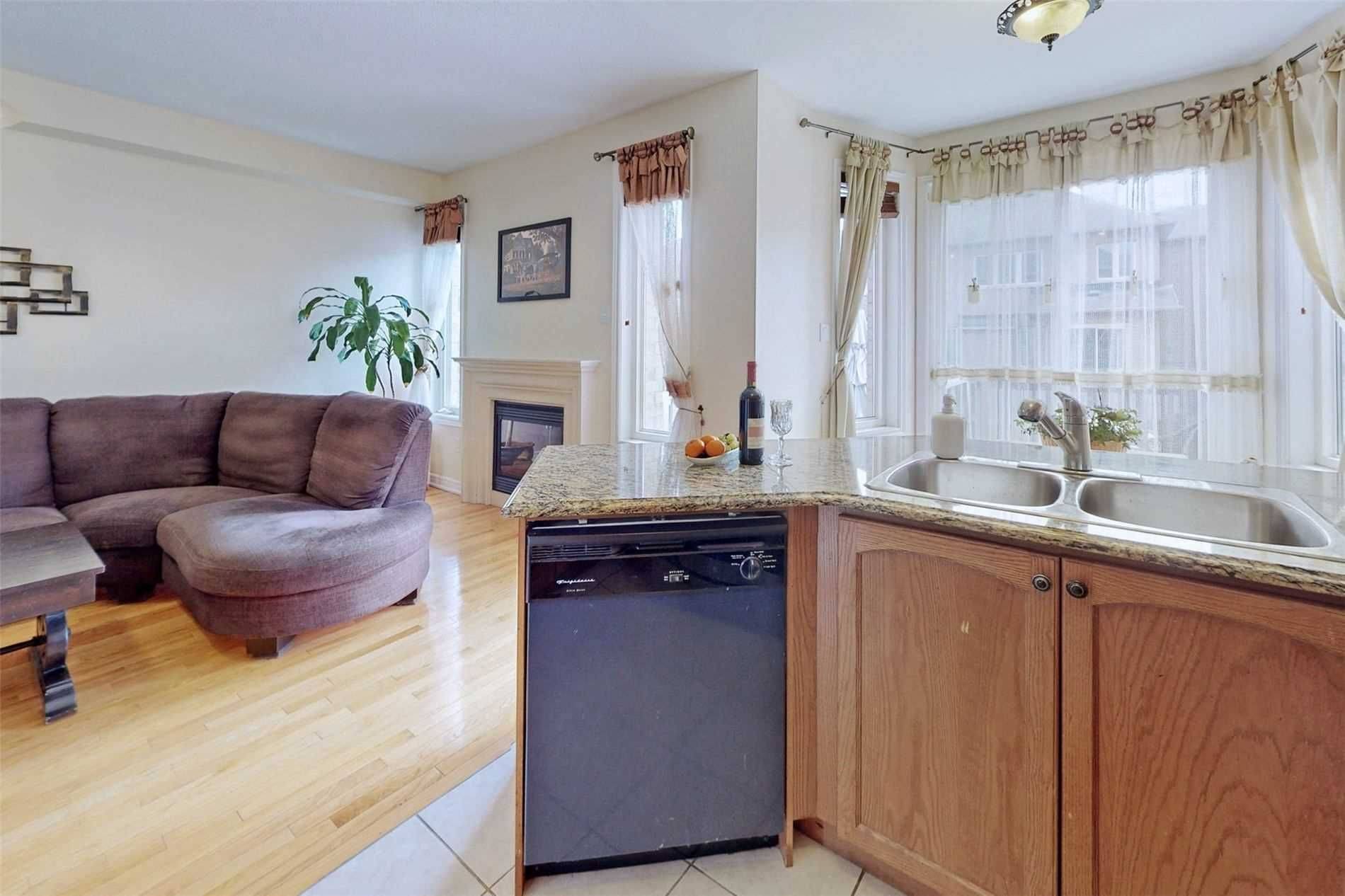 Richmond Hill, ON L4E 0B8,41 Thistle AVE