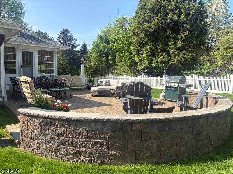 Madison Boro, NJ 07940,7 Crestview Ave