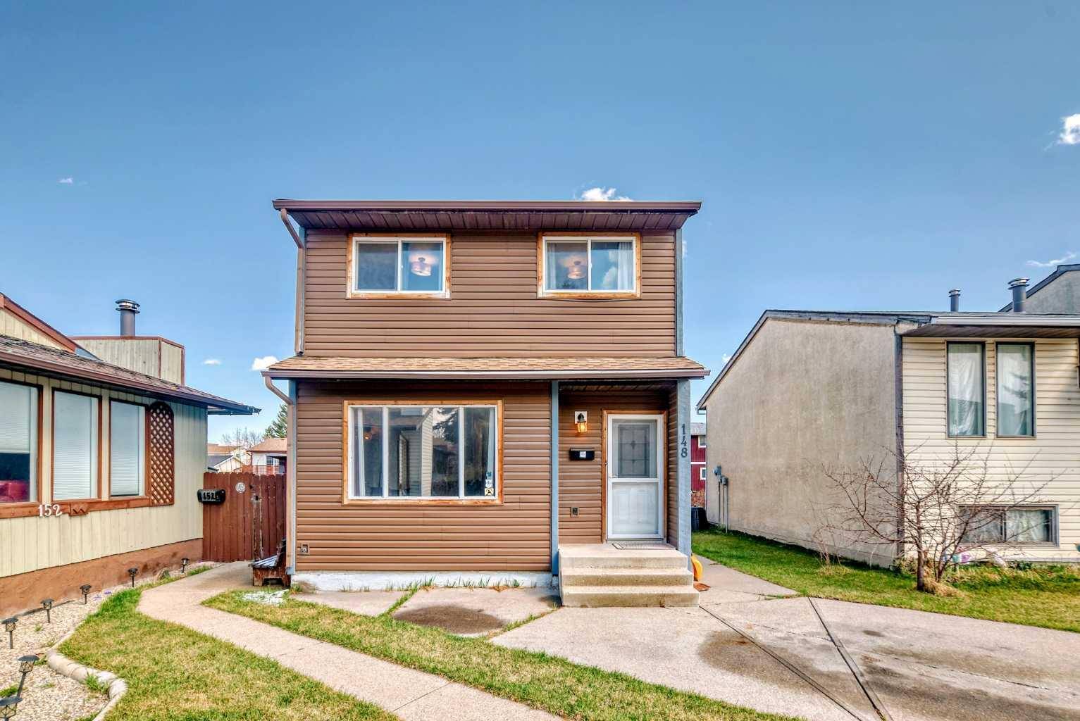 Calgary, AB T1Y 4R6,148 Pinemill Mews NE