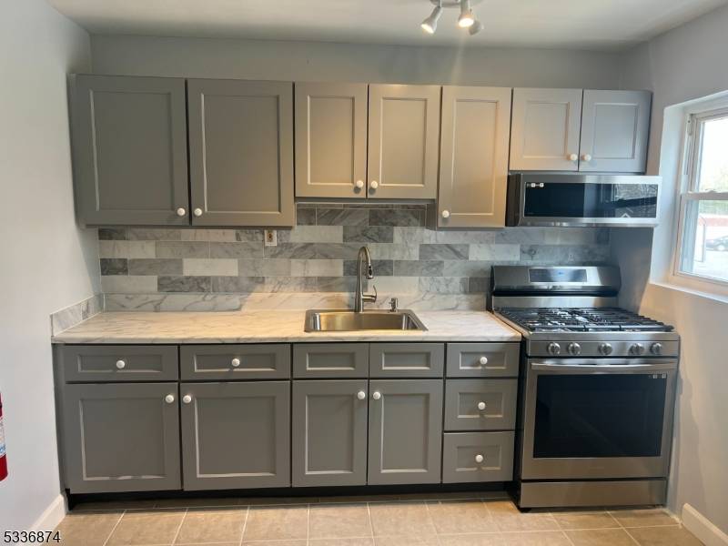 Englewood City, NJ 07631,51 W Hudson Ave #16