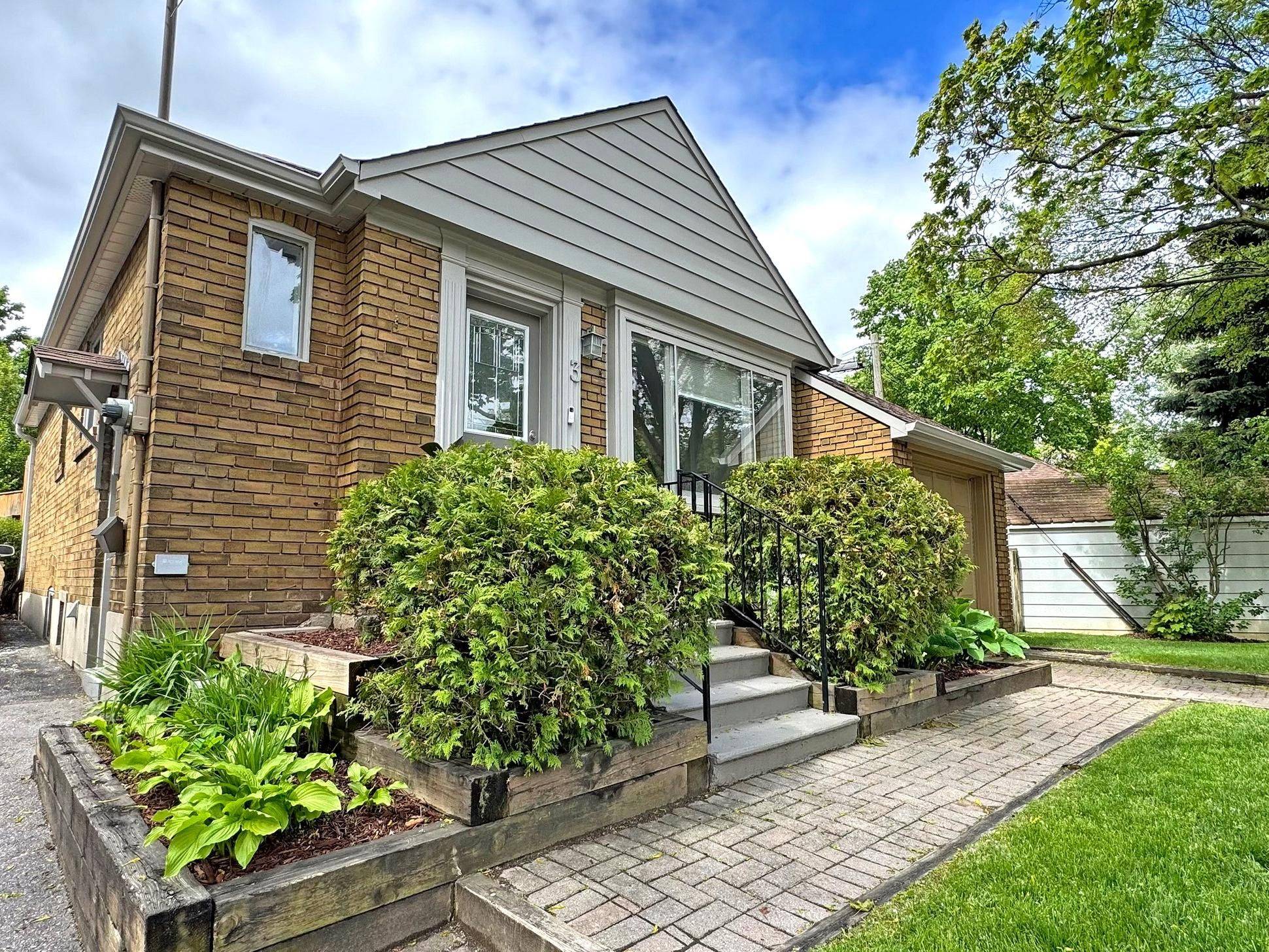 Toronto C11, ON M4G 1X9,3 Kenrae RD