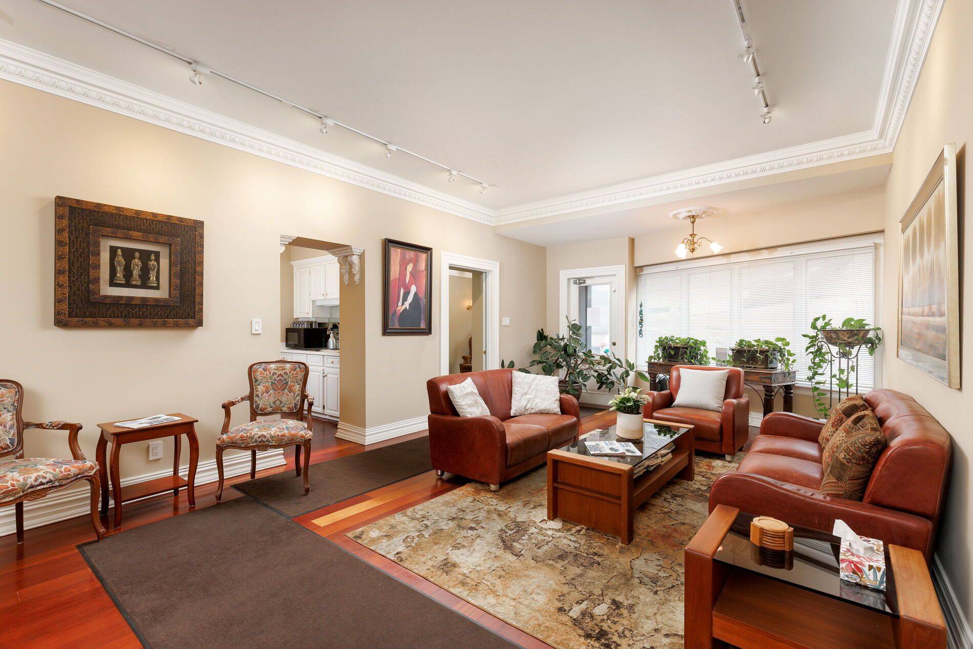 Toronto E02, ON M4E 2V4,6 Main ST