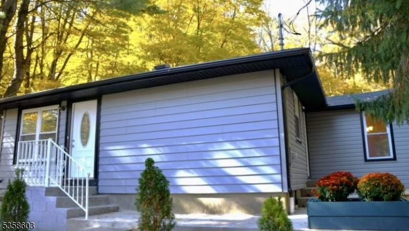 Hampton Twp., NJ 07860,620 Hemlock Rd
