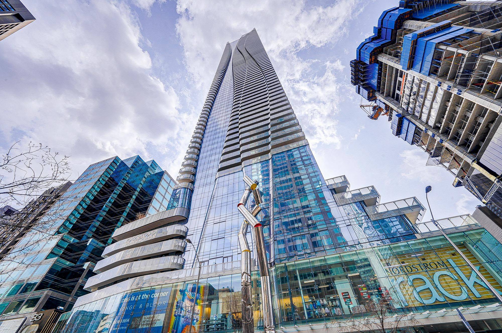 Toronto C08, ON M4W 1A9,1 Bloor ST E #6108