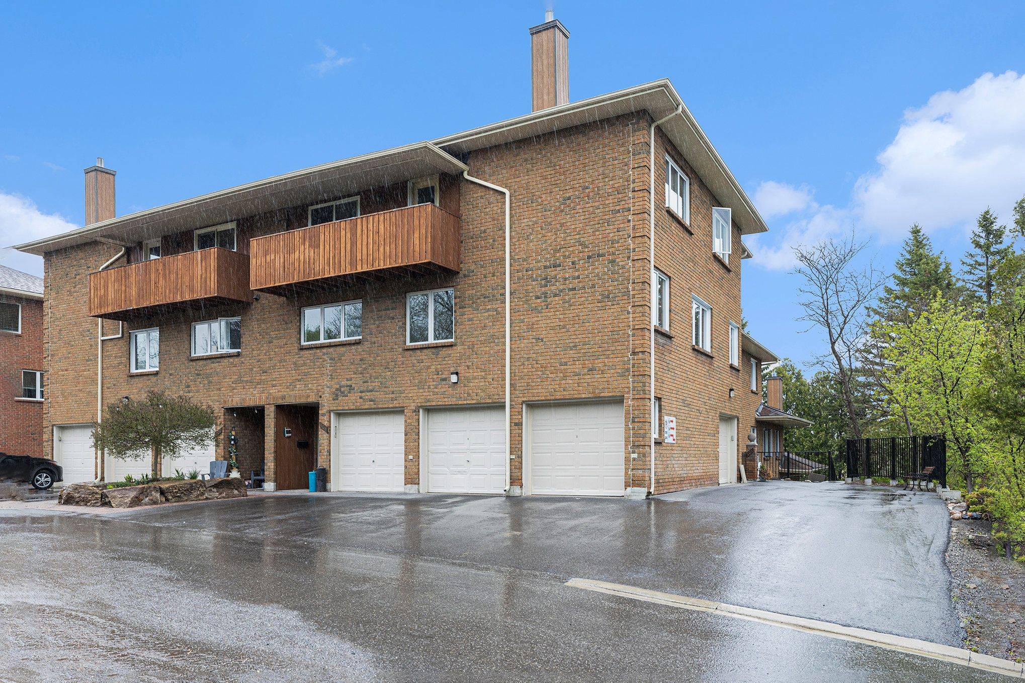 Kanata, ON K2L 3K7,502 Stratas CT #37