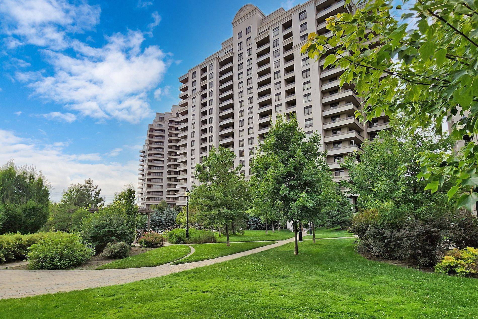 Vaughan, ON L6A 0J9,9245 Jane ST #1515