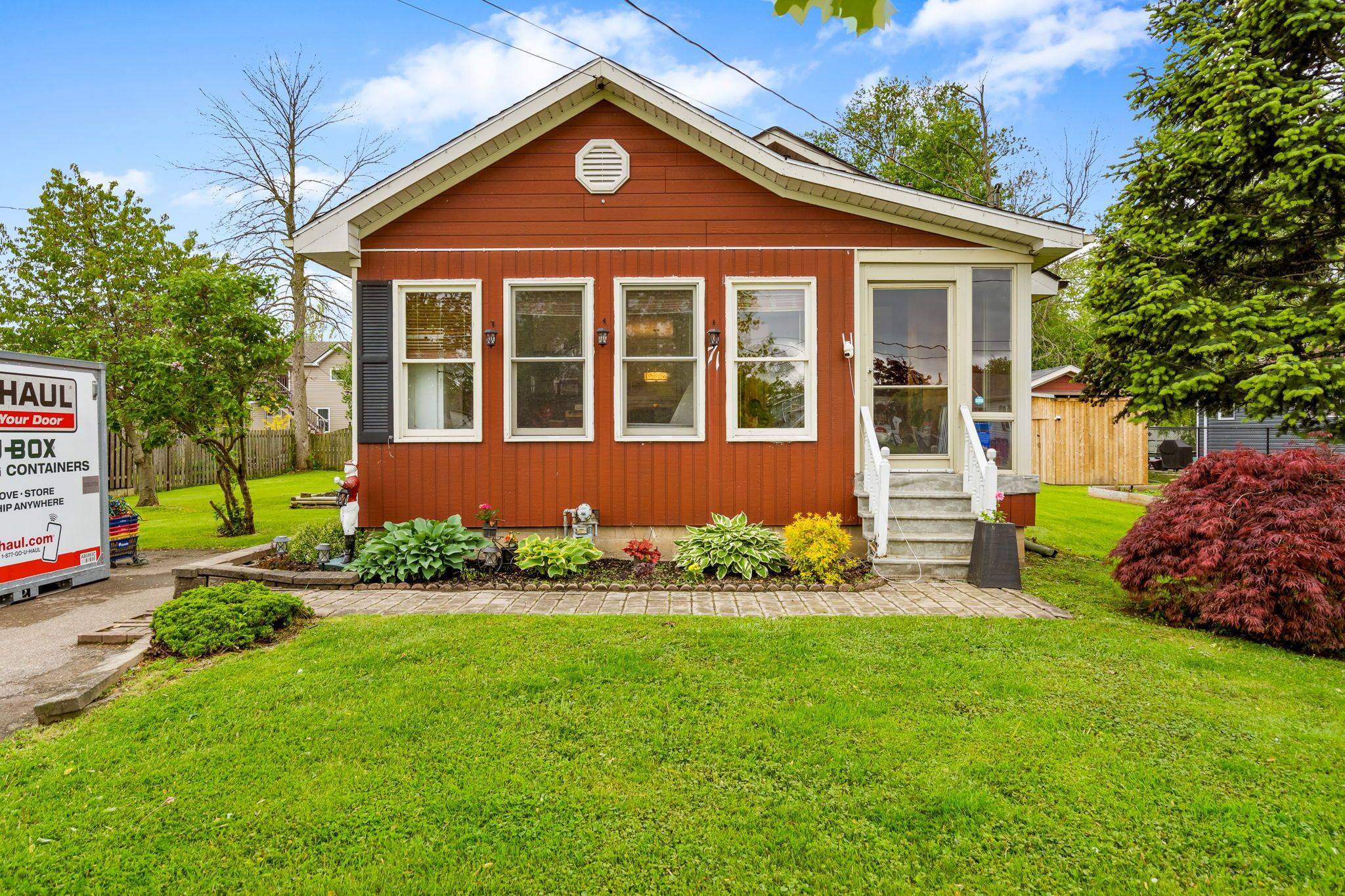 Fort Erie, ON L2A 5J6,71 Joseph ST