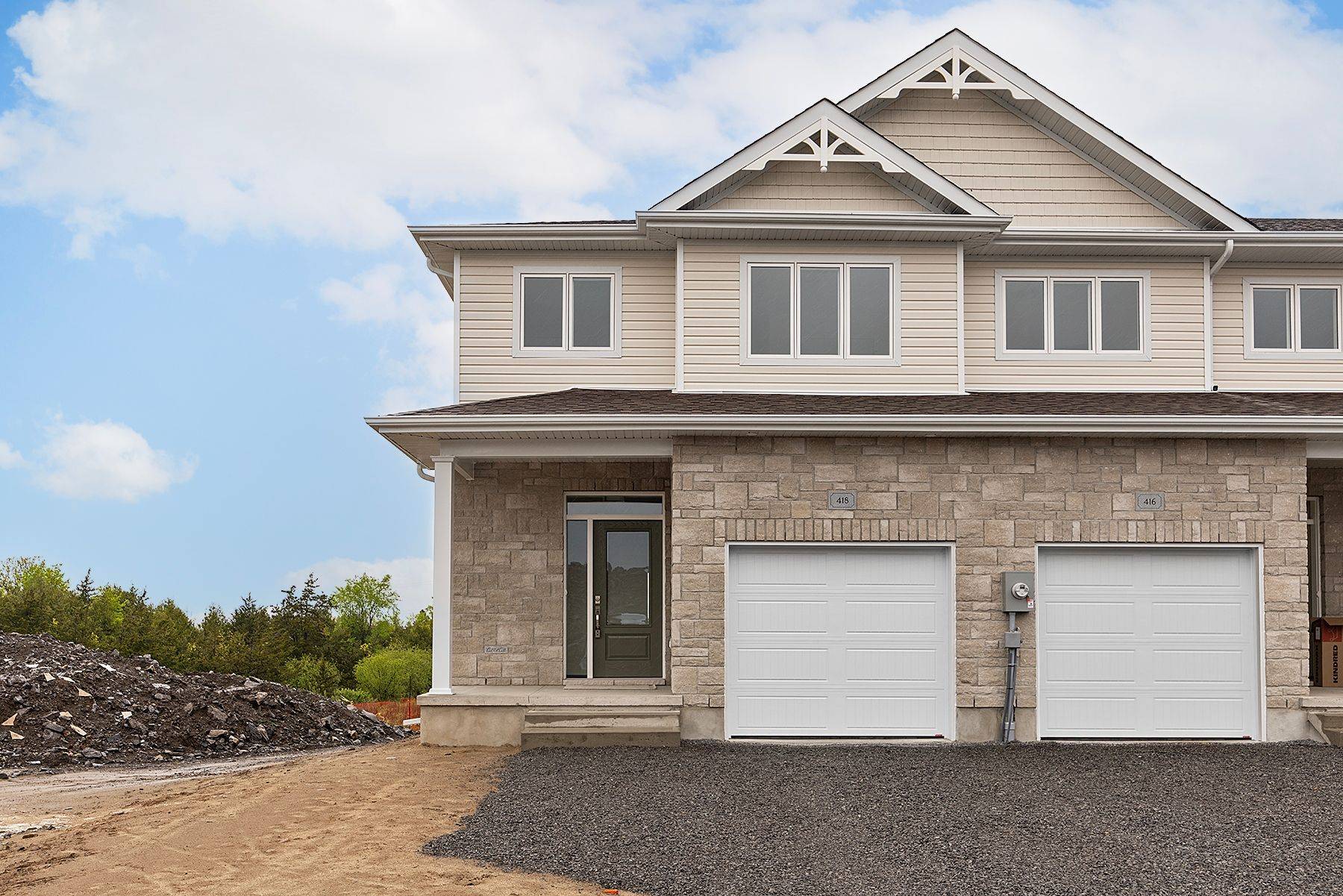 Kingston, ON K7P 0V6,418 Buckthorn DR