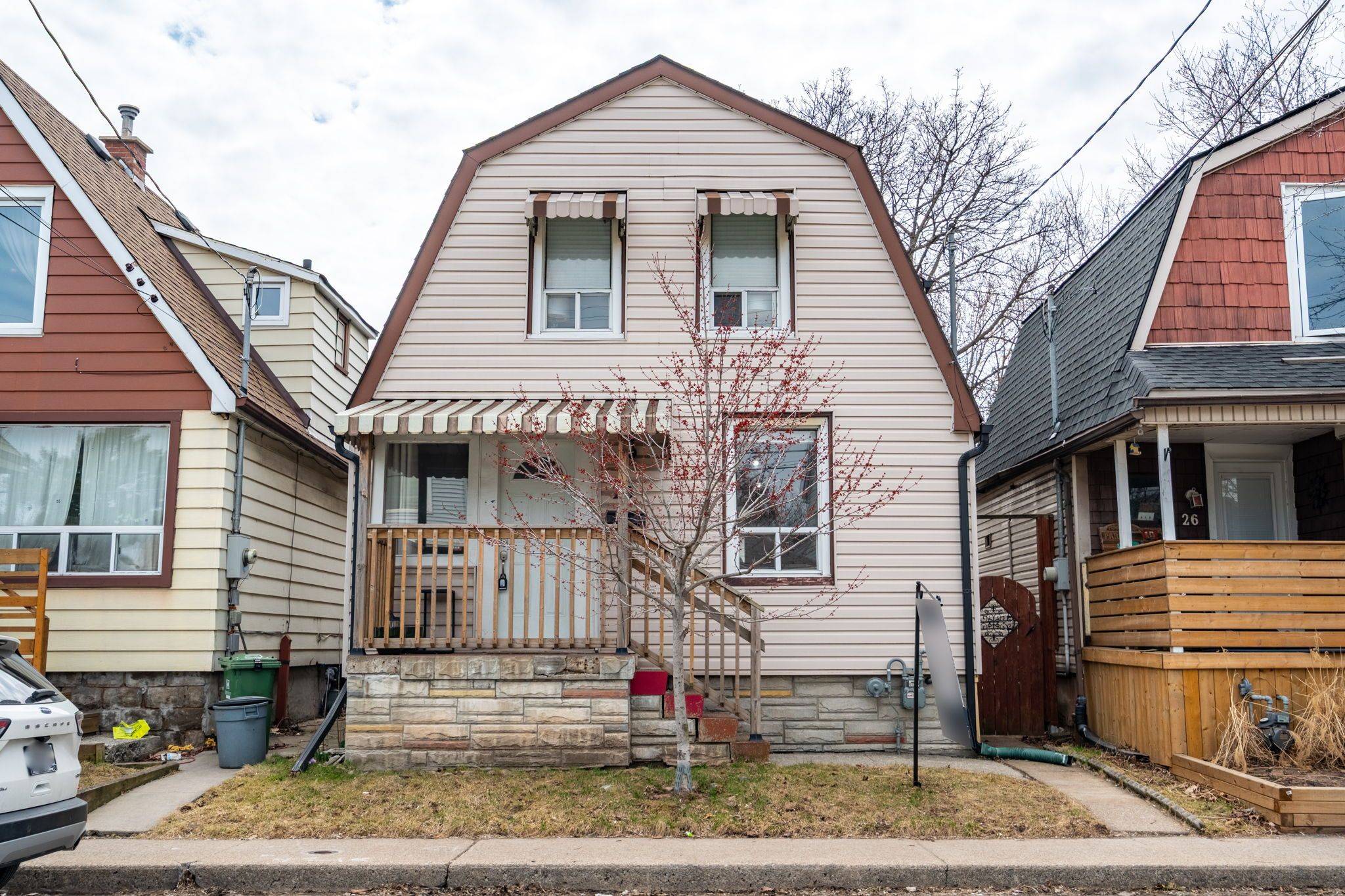 Hamilton, ON L8H 2C3,28 Edinburgh AVE