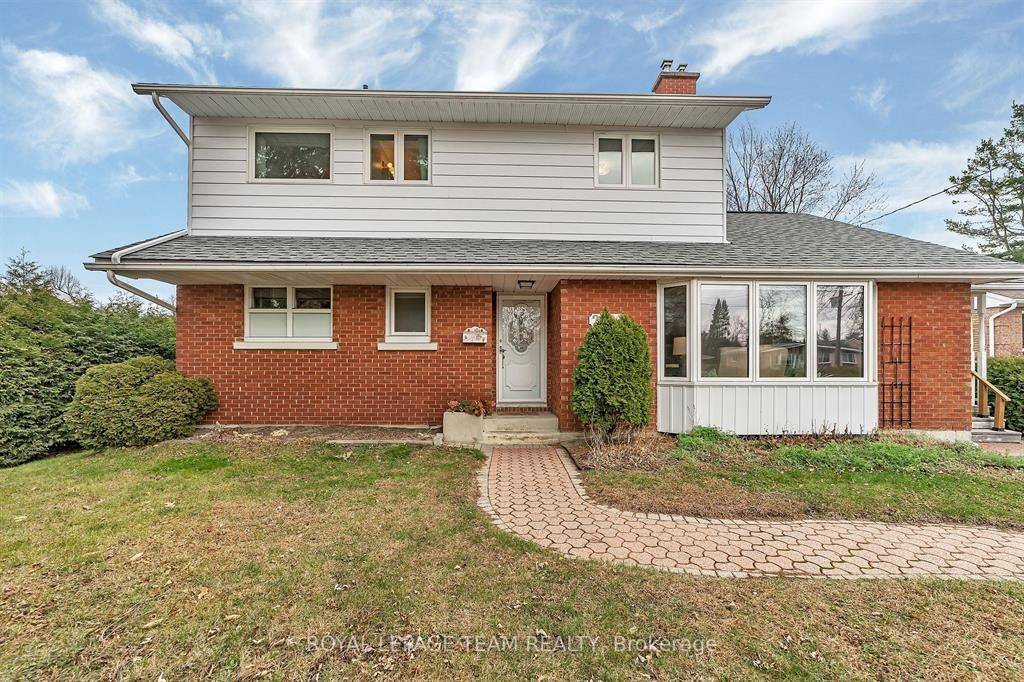 Elmvale Acres And Area, ON K1G 1G4,2099 Balharrie AVE S