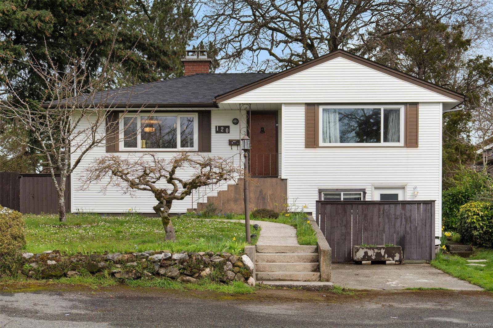 Saanich, BC V8Z 1W3,120 Kamloops Ave