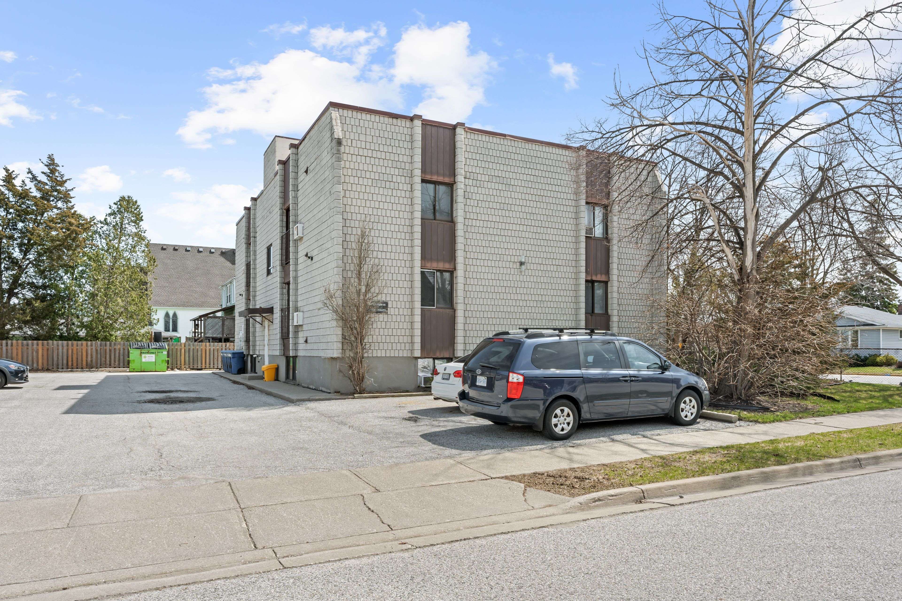 Point Edward, ON N7V 1E8,204 Michigan AVE