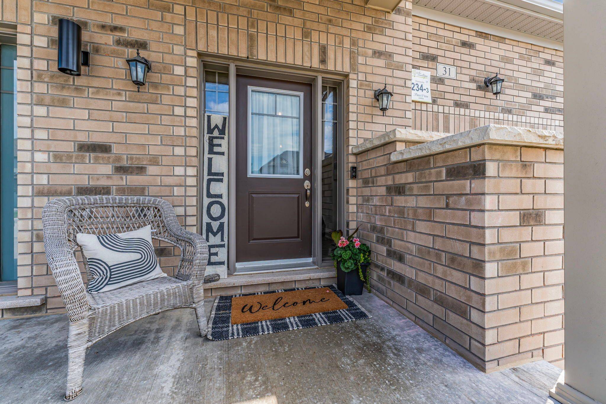 New Tecumseth, ON L9R 0T6,31 Arnold CRES