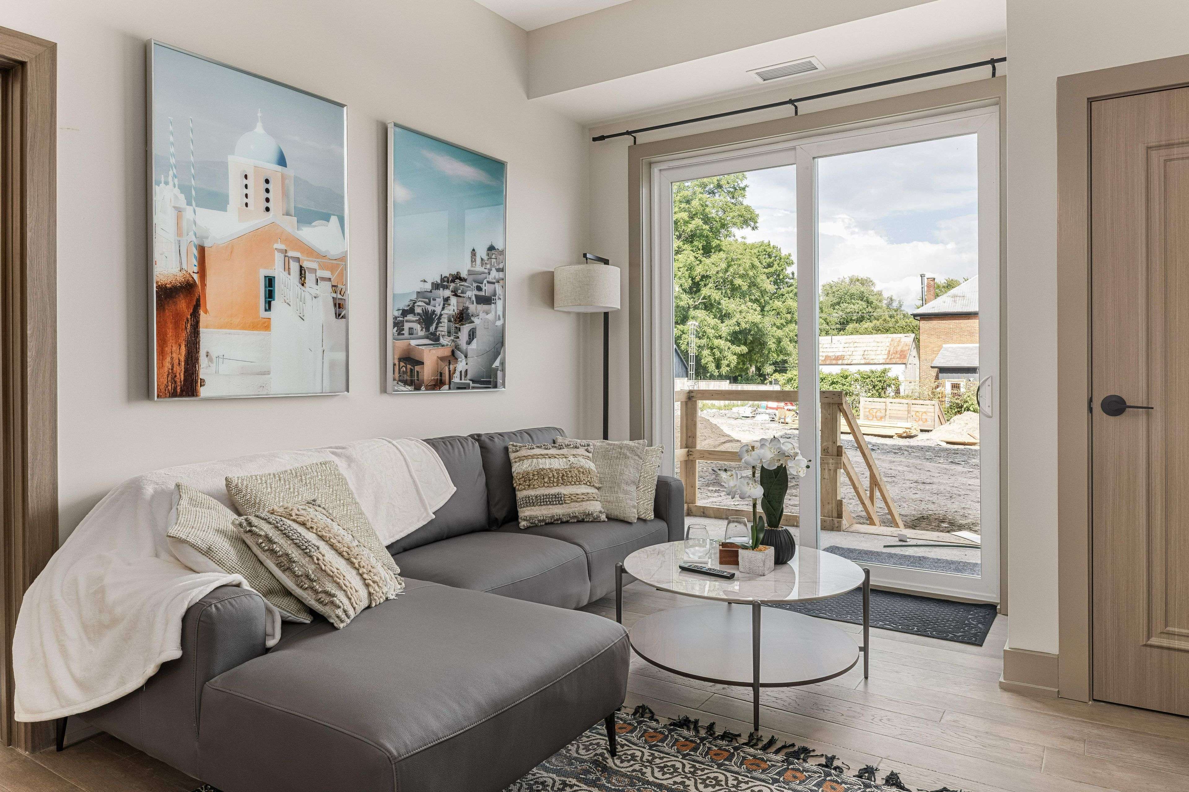 Kingston, ON K7M 3X9,820 GARDINERS RD #327