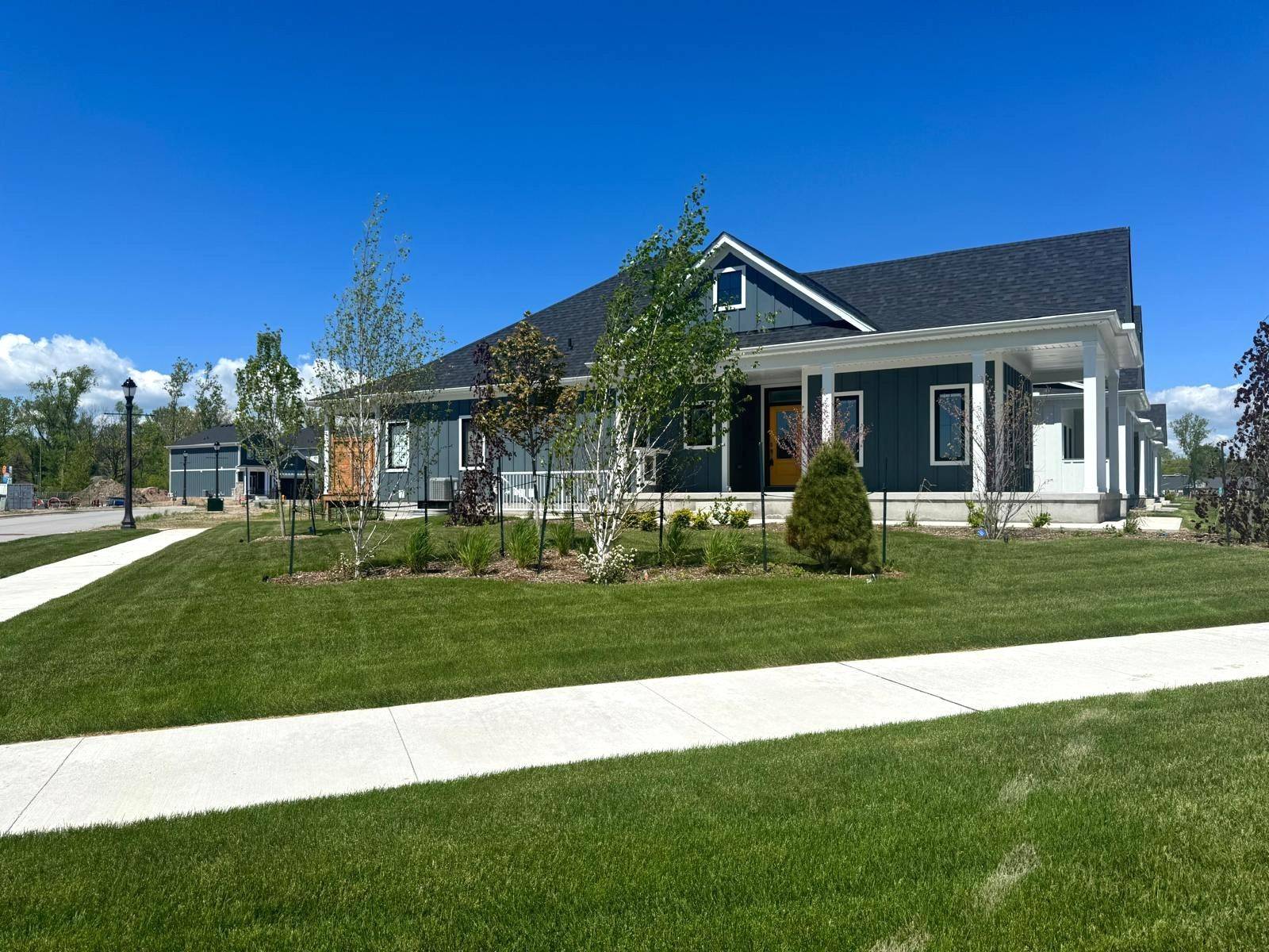 Fort Erie, ON L2A 0G7,594 Seneca DR