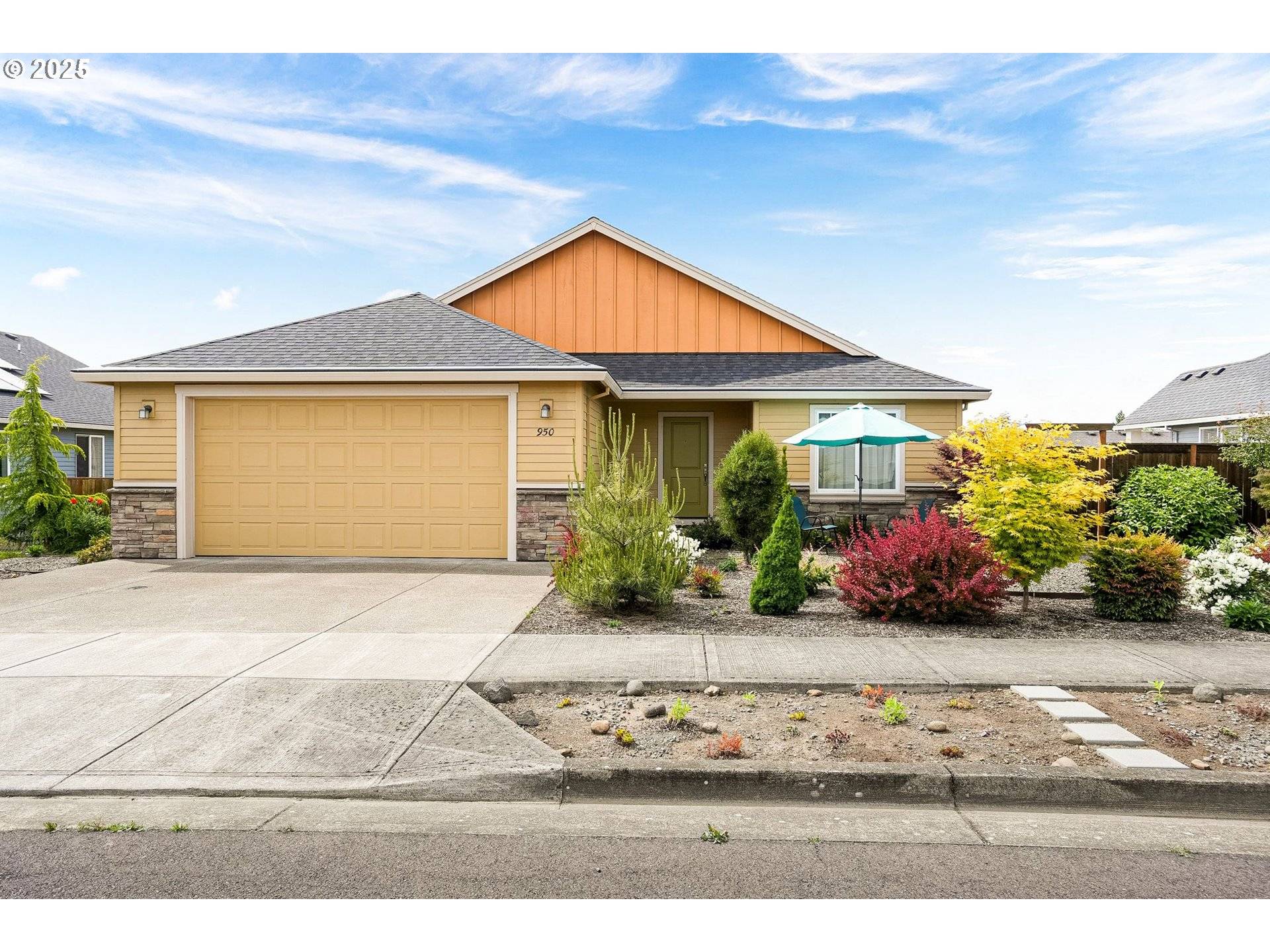 Mt Angel, OR 97362,950 GRANT ST