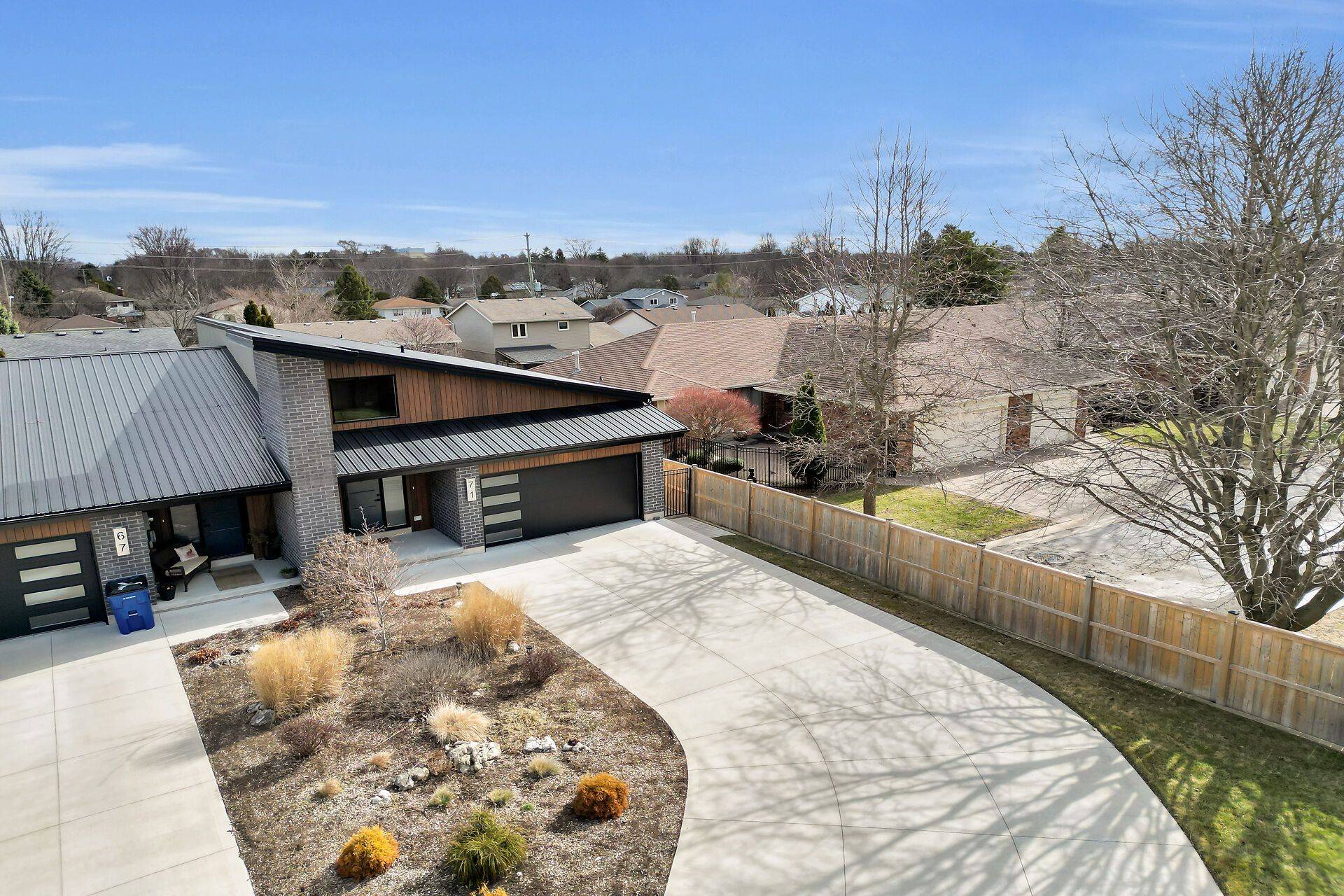 Chatham-kent, ON N7M 0R8,71 Clara CRES