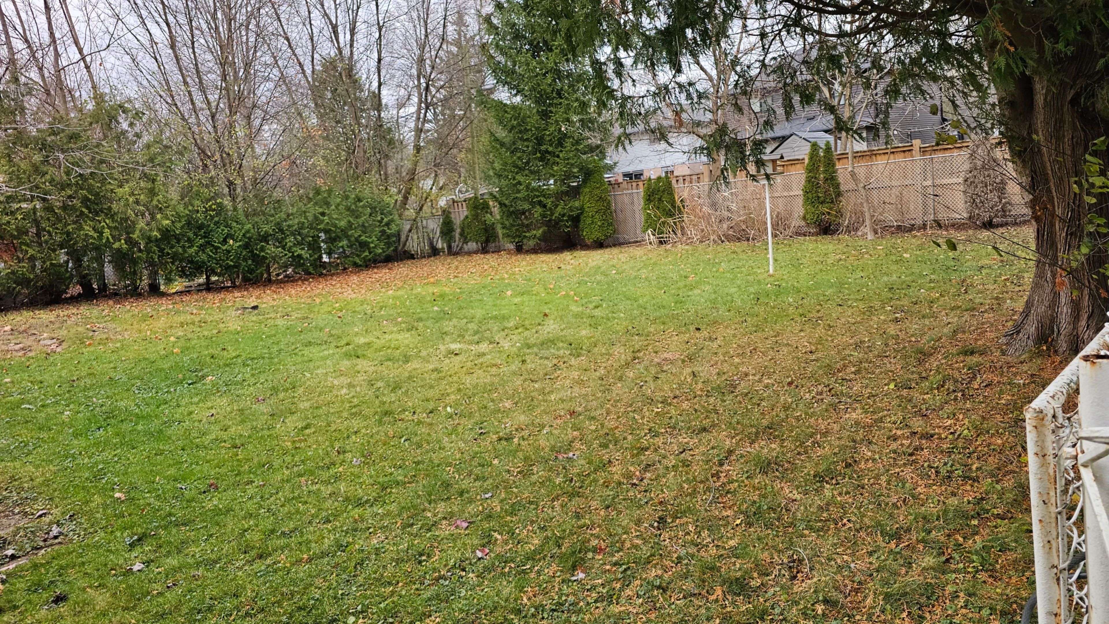 London South, ON N6J 1S1,75 Highwood AVE