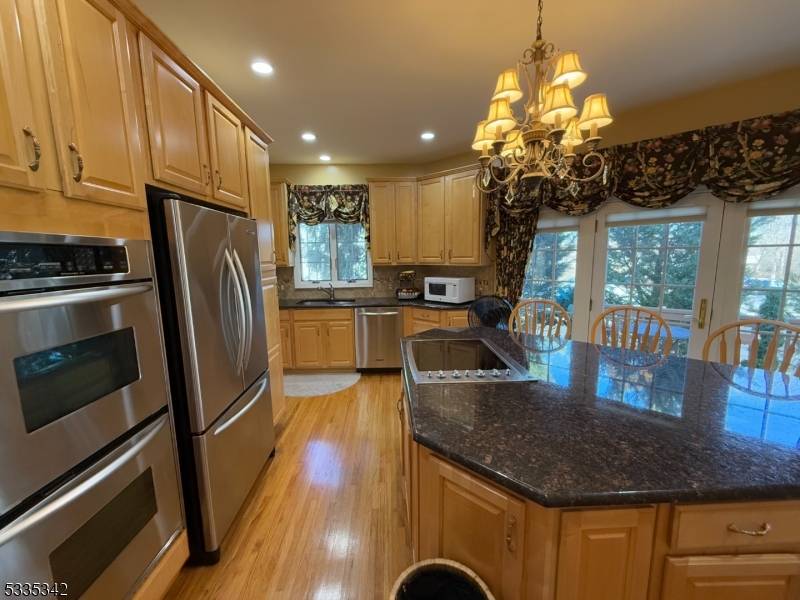Clark Twp., NJ 07066,4 Sevell Cir