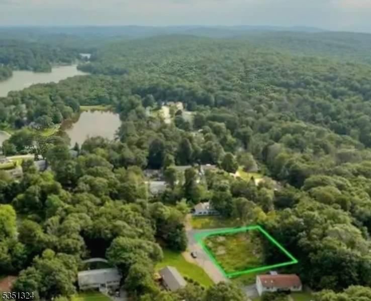 Vernon Twp., NJ 07422,12 Amisa Ct 1 Tanglewood