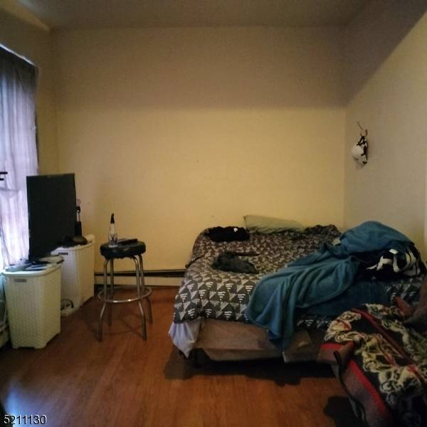 Jersey City, NJ 07305,227 Martin Luther King Jr Dr