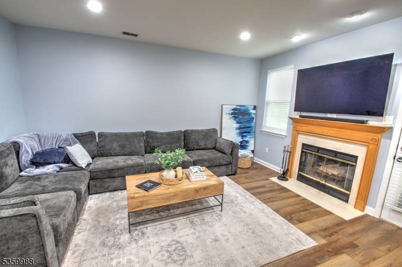 Jefferson Twp., NJ 07438,6 N Glen Cir