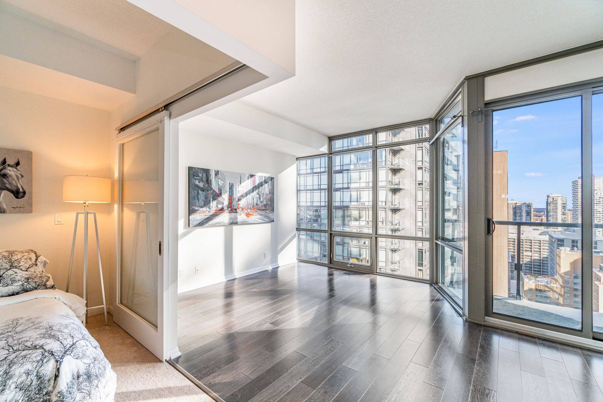 Toronto C01, ON M5S 1Z6,832 Bay ST #2307
