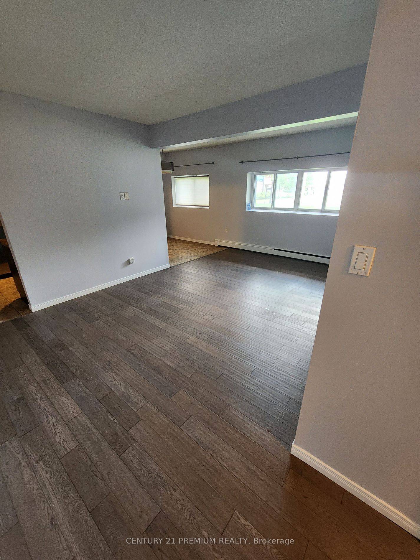 Kitchener, ON N2A 2P1,283 Fairway RD N