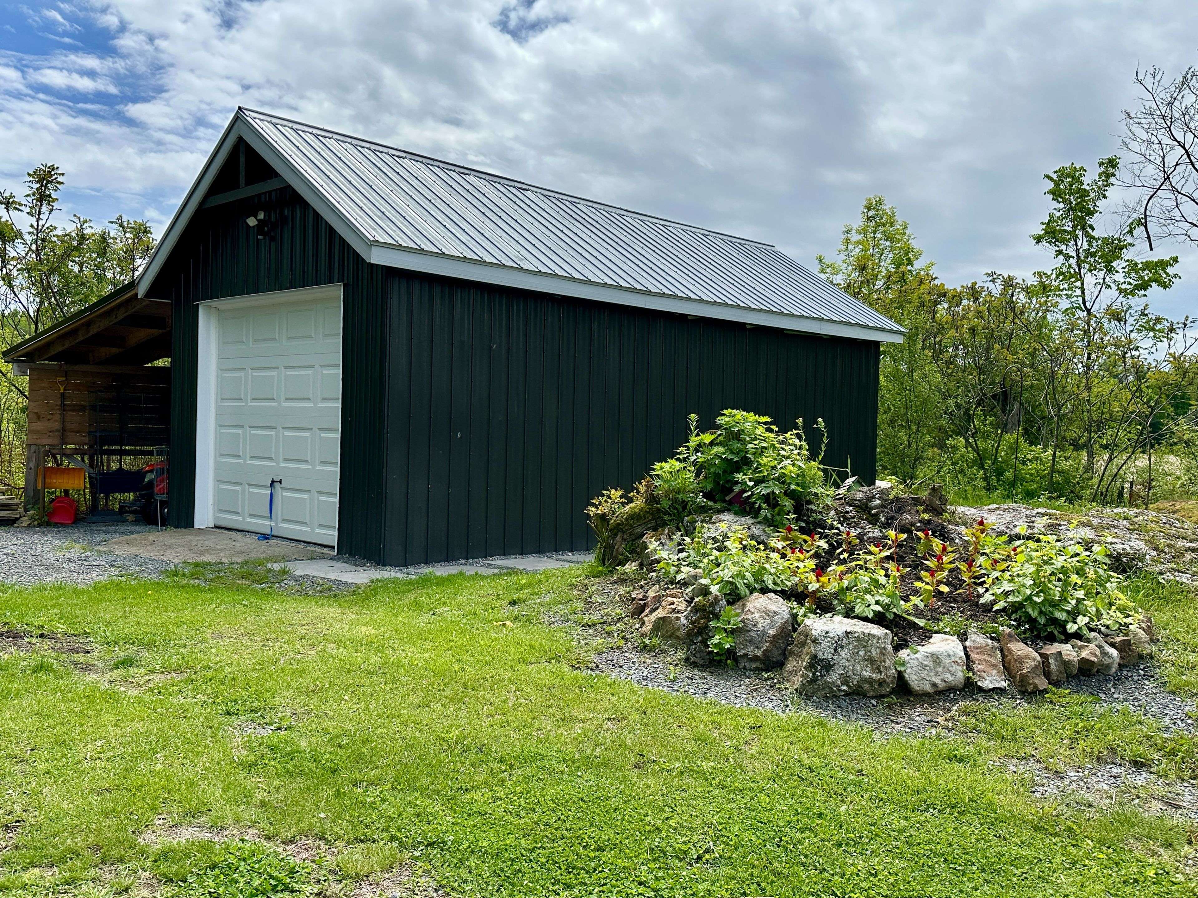 Rideau Lakes, ON K0E 1N0,971 Fortune Line RD