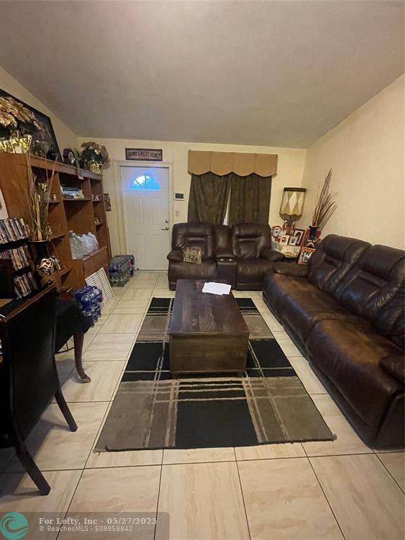 Fort Lauderdale, FL 33311,1506 NW 17th St