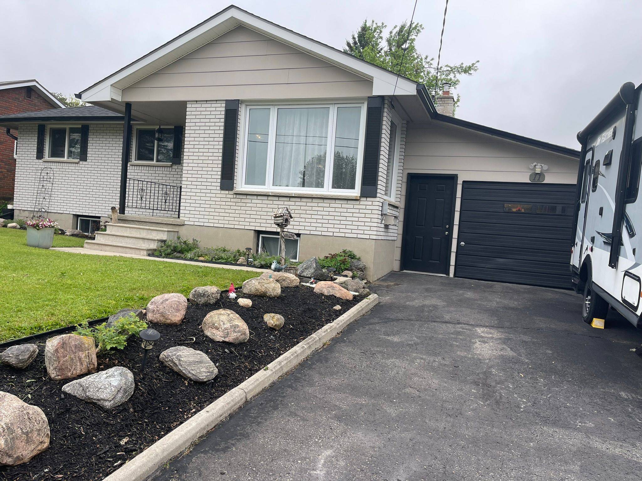Havelock-belmont-methuen, ON K0L 1Z0,11 MCLEAN AVE