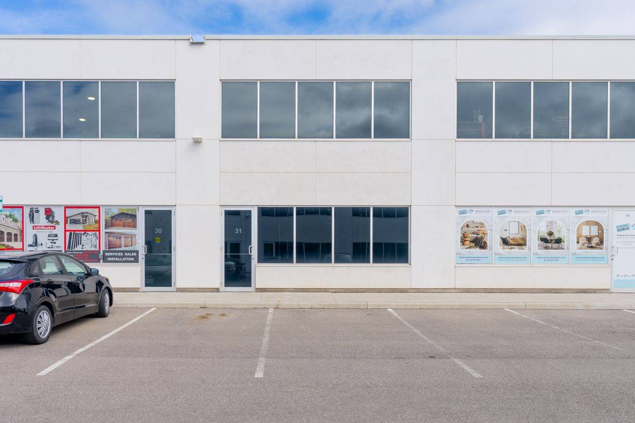 Milton, ON L9T 4X1,54 Steeles AVE E #31