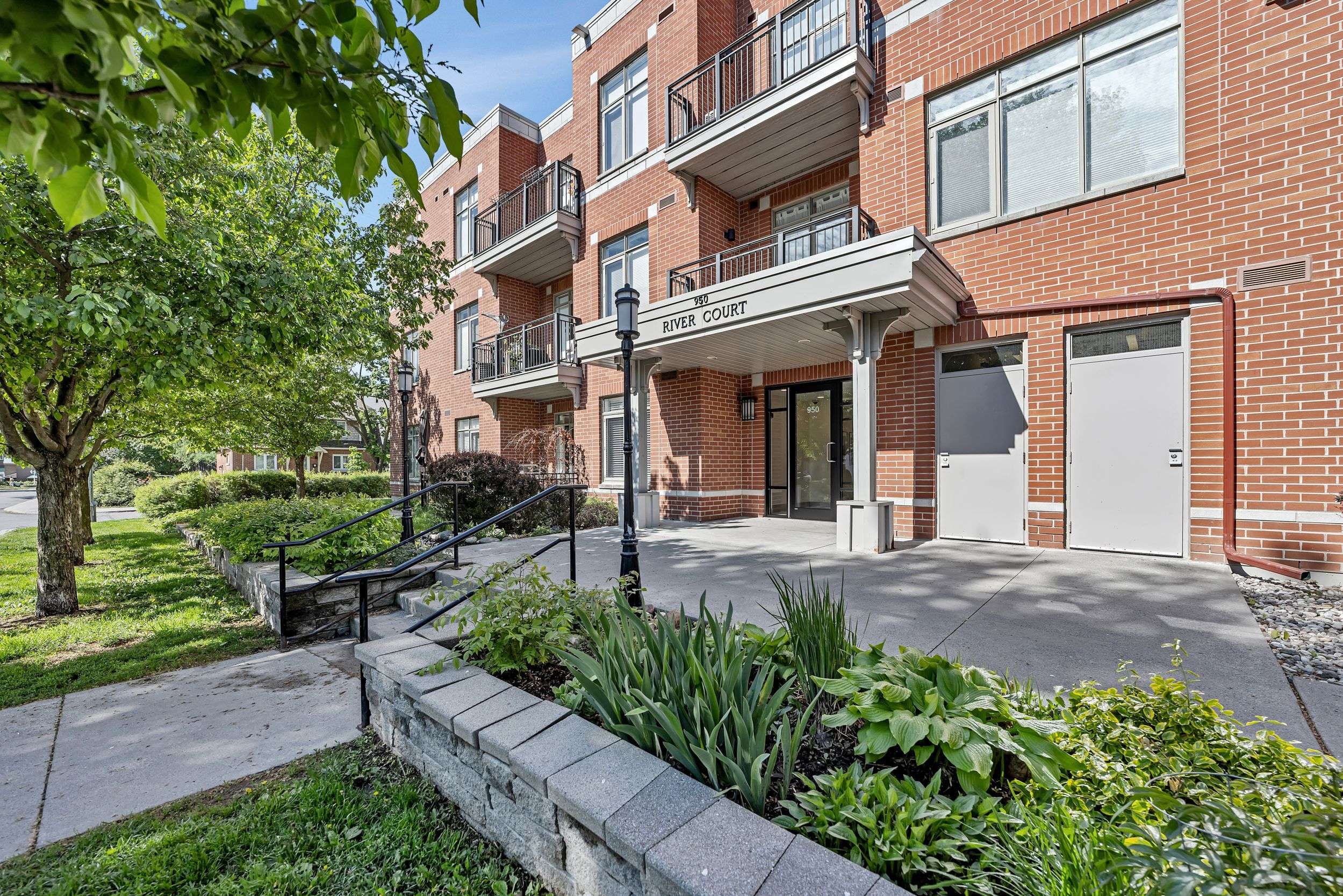 Overbrook - Castleheights And Area, ON K1K 3T8,950 Marguerite AVE #104