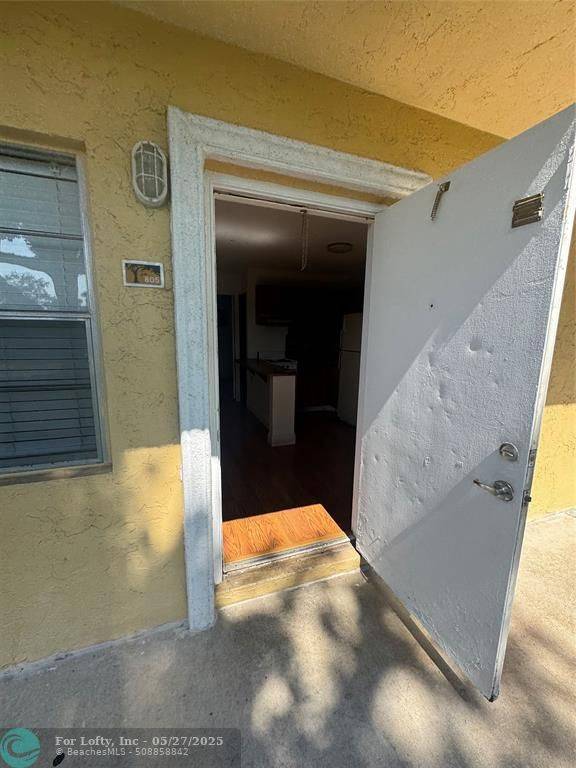 Oakland Park, FL 33334,5192 NE 6th Ave  #805