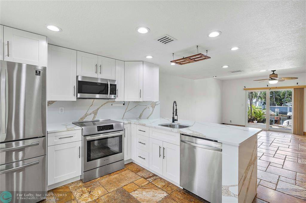 Pompano Beach, FL 33062,2661 NE 15th St