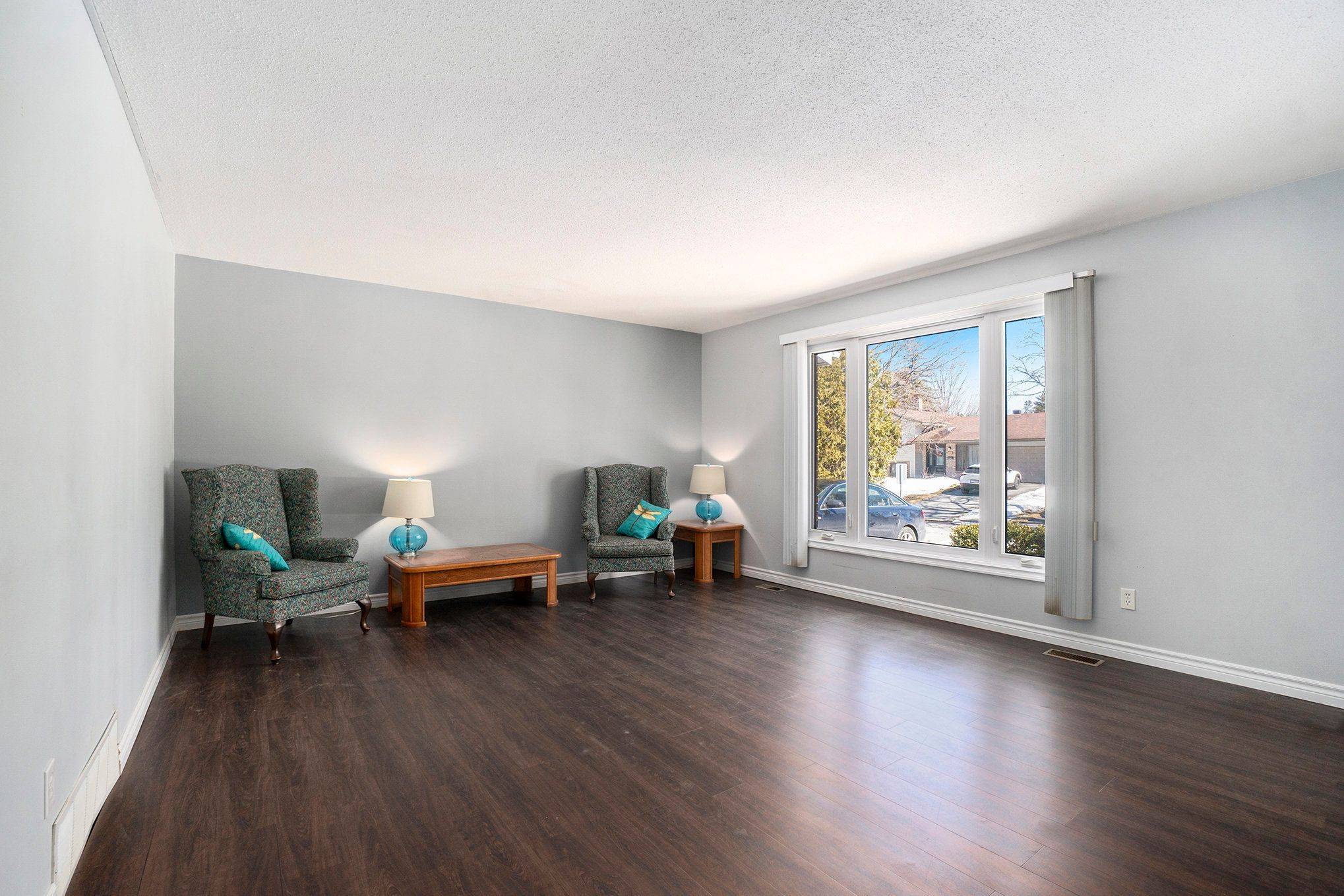 Overbrook - Castleheights And Area, ON K1K 3Z1,1266 Alloway CRES