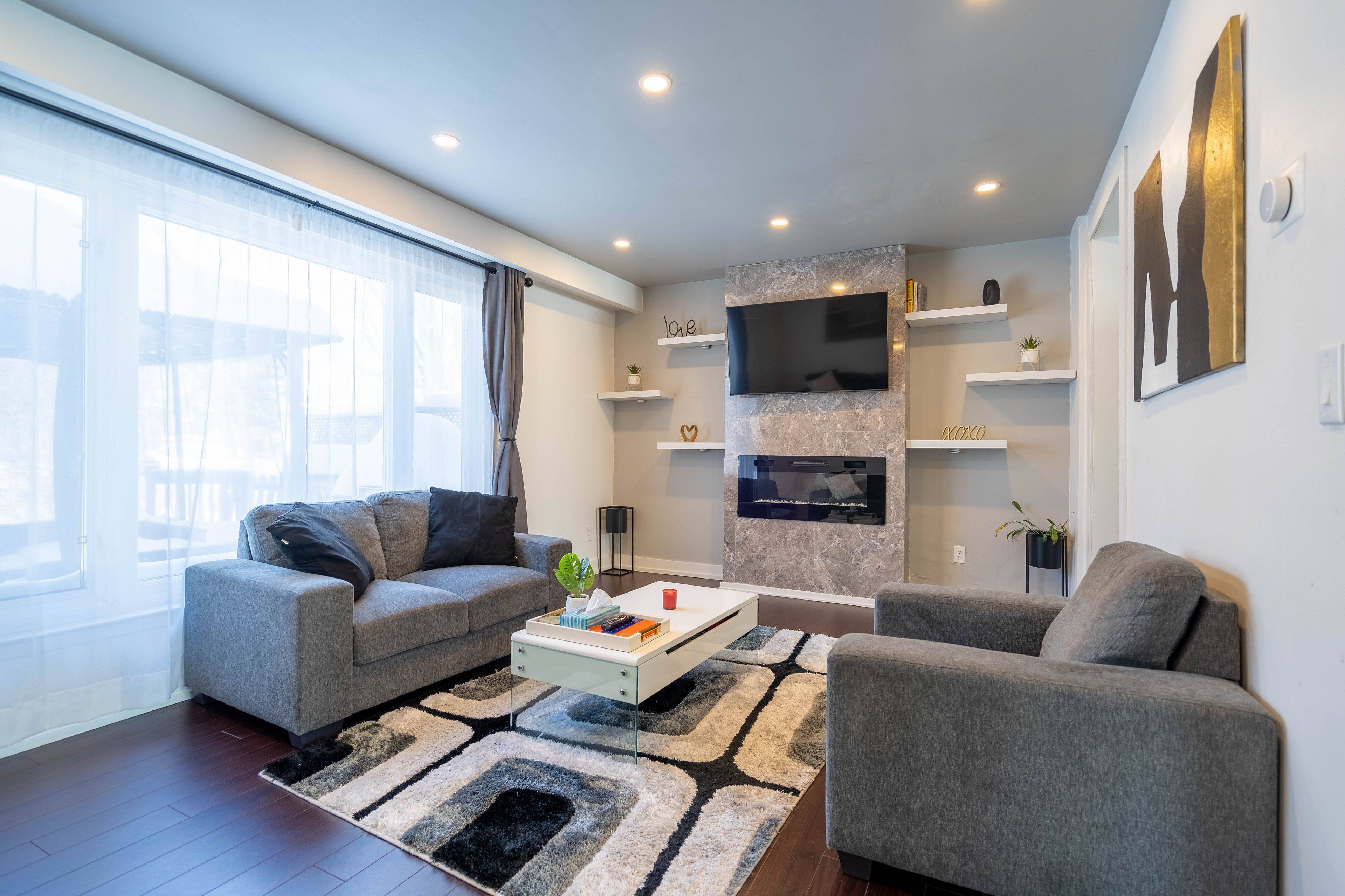 Oshawa, ON L1J 1X8,624 Radisson AVE