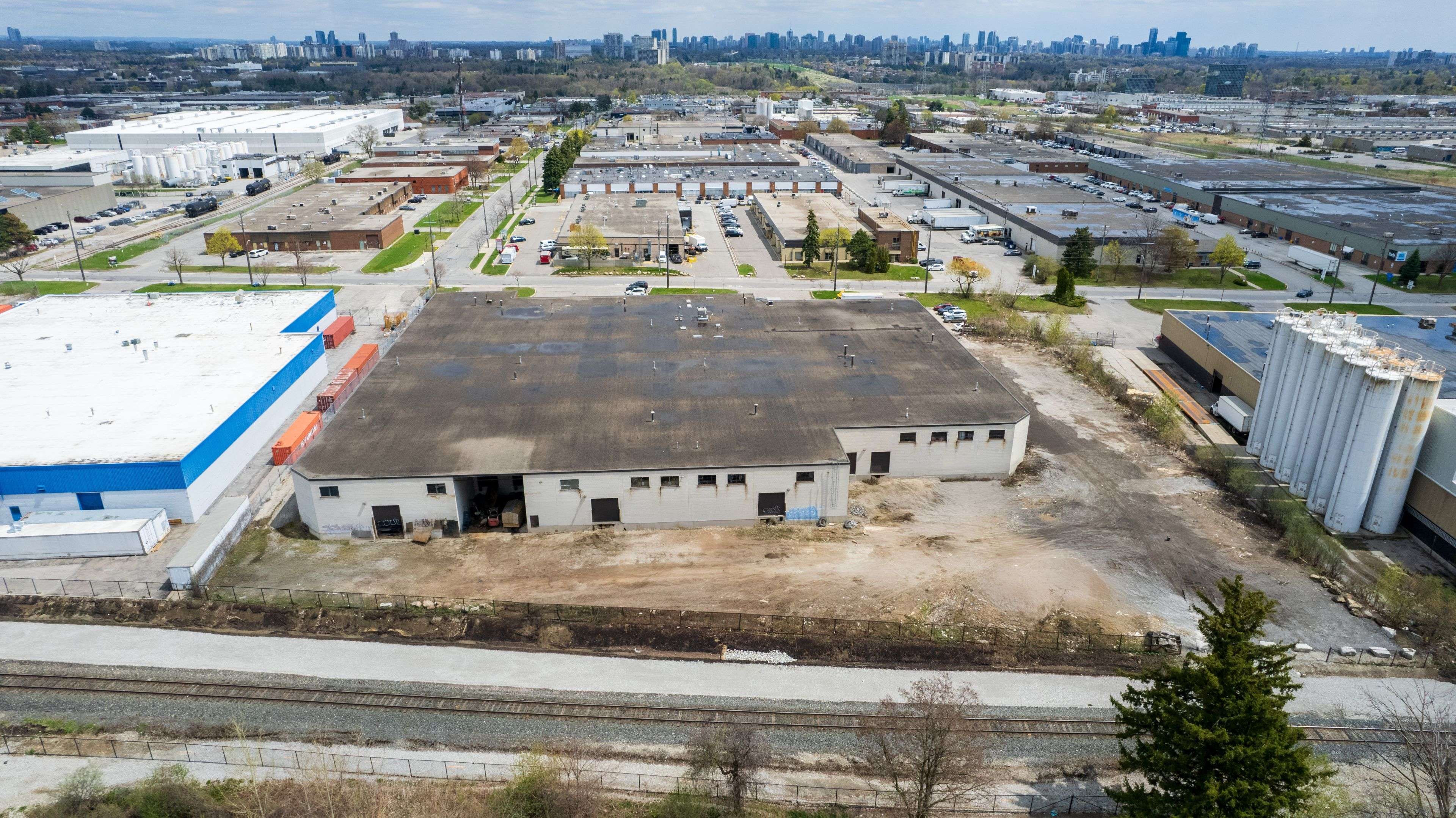 Toronto W05, ON M3J 2J4,400 Flint RD #3
