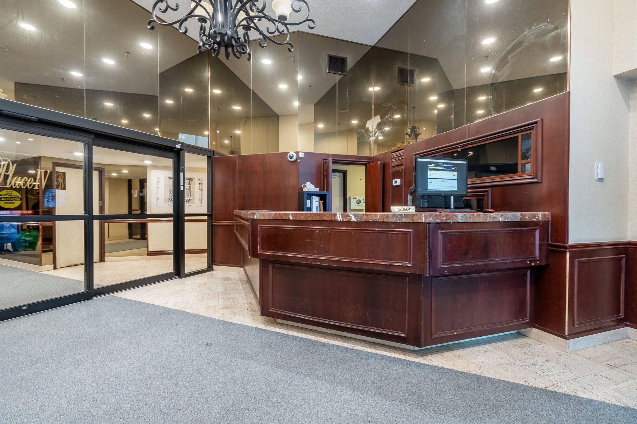 Mississauga, ON L5A 4A1,3650 Kaneff CRES #2302