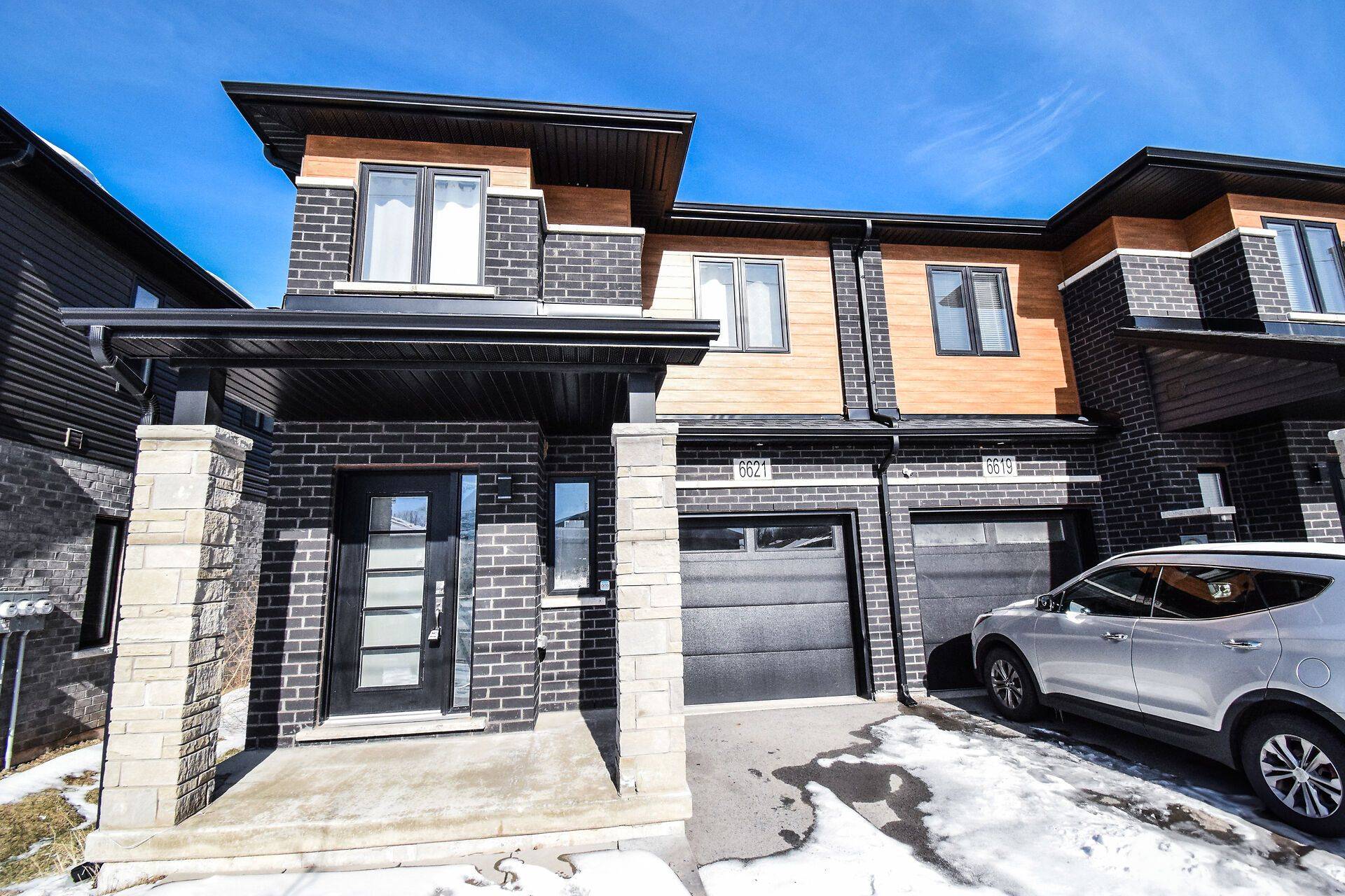Niagara Falls, ON L2E 7B3,6621 Cropp ST