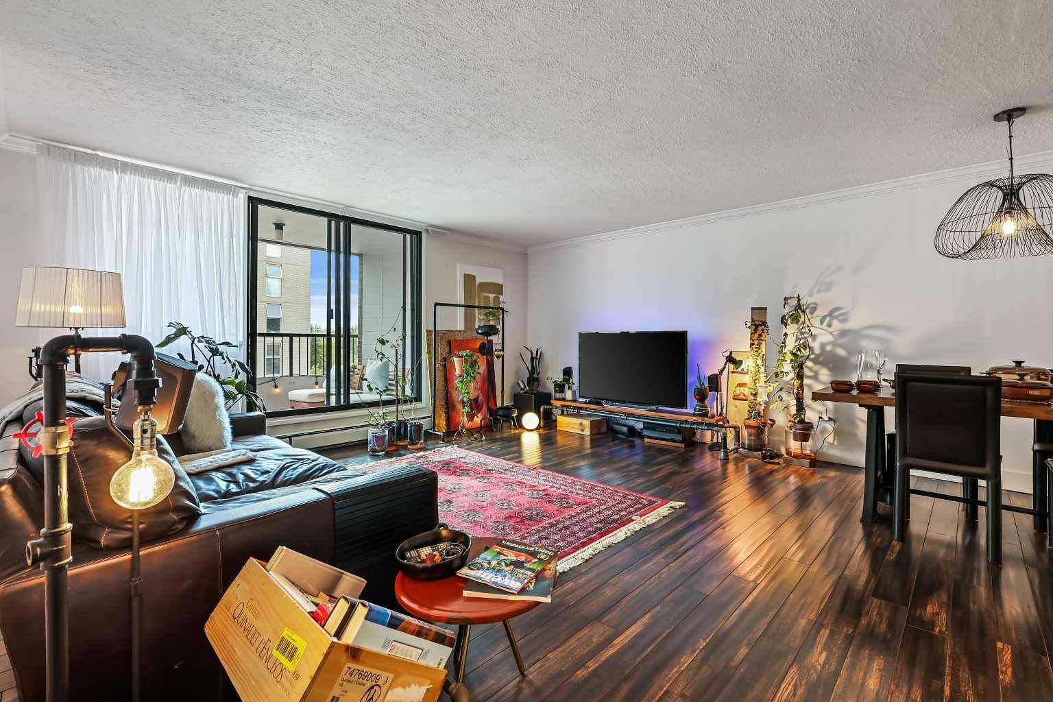 Calgary, AB T2S 0K8,133 25 AVE SW #7E